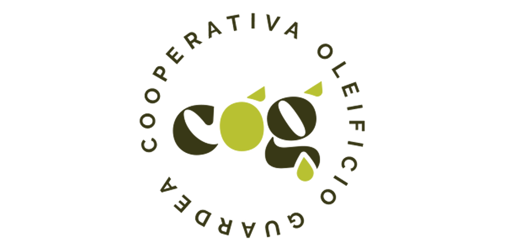 Dal 1953 la Cooperativa Oleificio Guardea è parte fondante della storia locale. Grazie ai continui miglioramenti dei processi produttivi e alle innovazioni tecnologiche, abbiamo ottenuto, nel tempo le certificazioni di garanzia e qualità. Per questo oggi possiamo offrire ai nostri soci un olio extravergine e un olio biologico con elevati standard qualitativi.